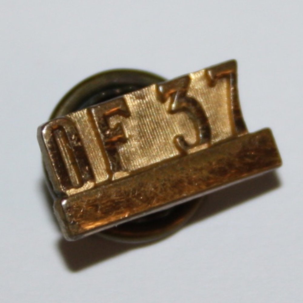 📍✨ Vintage Gold “Of 37” Screw-Back Pin – 0.5" · Minimalist Accent · Collector’s